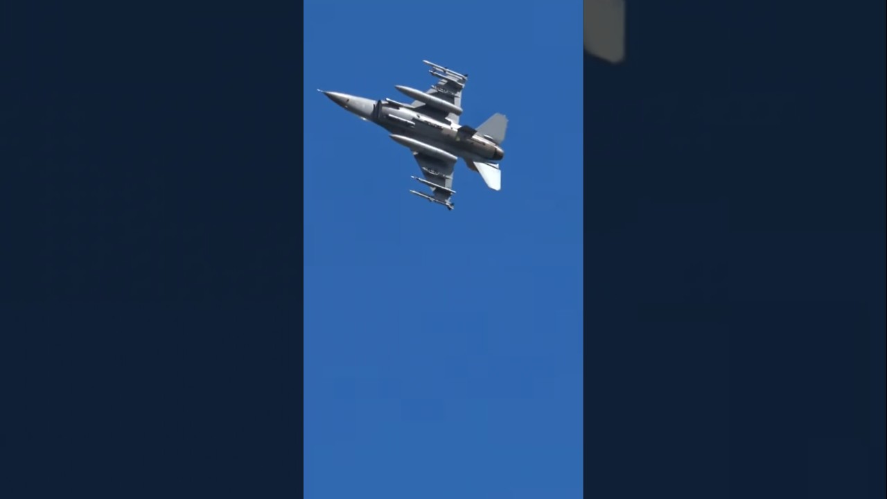 激レア】三沢基地航空祭2025！日本国内で数十年ぶり！？フレアを投射