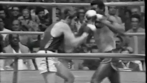 Jos Gomez vs Monte Oswald (USA). BOXING. 1979. La ...