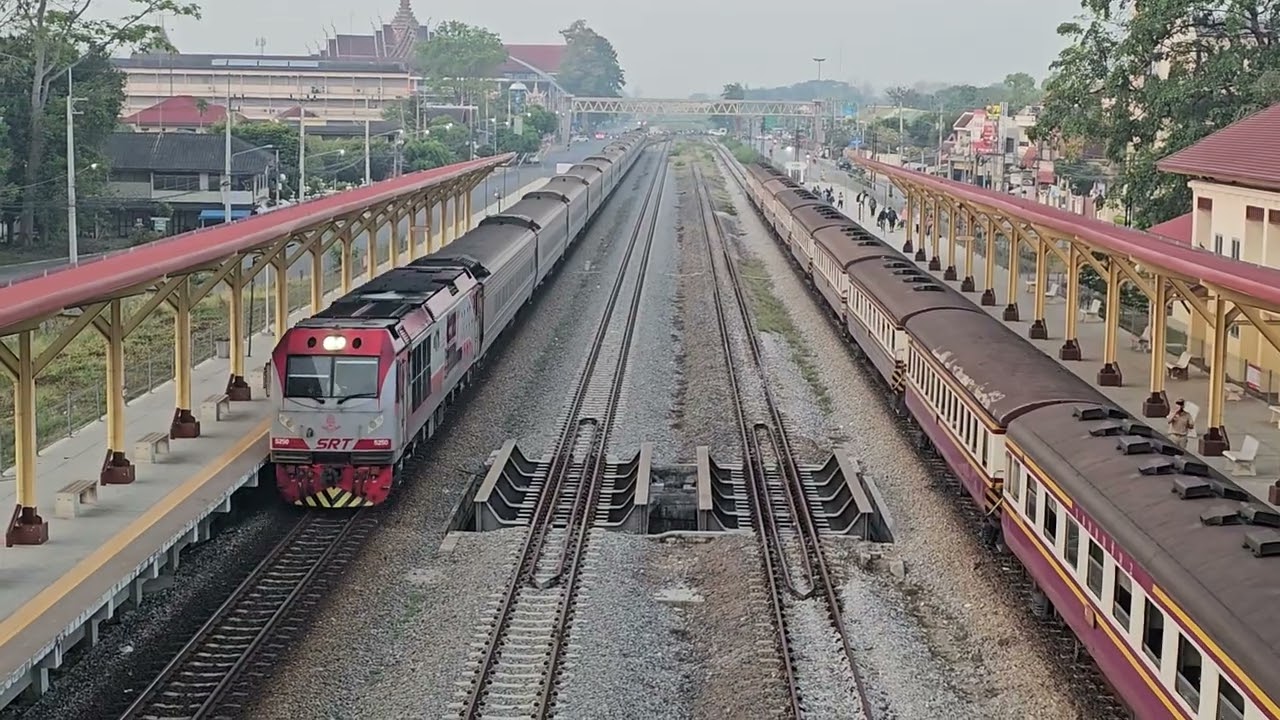 ไวแบบนี้ป้ายหน้าแซงแน่ รถเร็ว 172 จอดบ้านโป่ง ด่วนพิเศษ 32 ไบ่ตามมาจนทัน เตรียมแซงป้ายหน้า