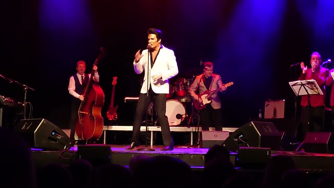 Dwight Icenhower (as Elvis) - Hound Dog.