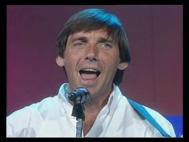 Watch Facundo Saravia - Entredichos (CM Vivo 1996) on YouTube Watch Facundo Saravia - Entredichos (CM Vivo 1996) on YouTube