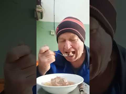 На обзор мясо цыплёнка в собственном соку из магазина светофор
