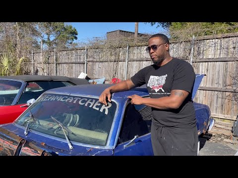 HIT UP IN AND OUT CUSTOMS AND DONKMASTER SHOWED ME HIS 1ST CAR HE RACED!