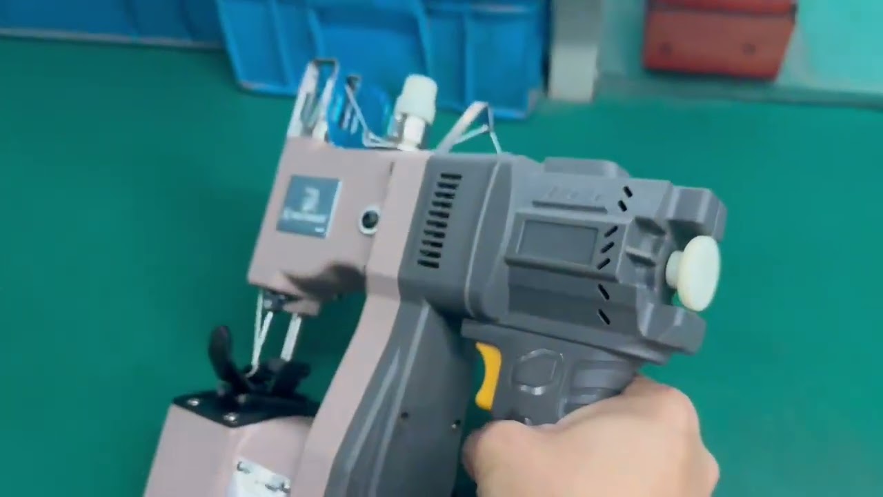 Portable bag closing machine