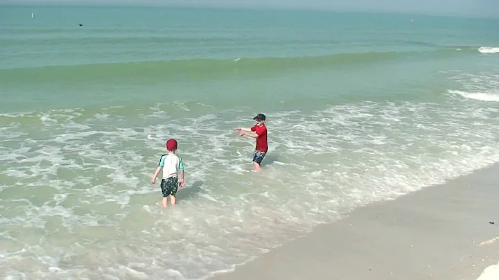 Braden and Reed on Beach 2