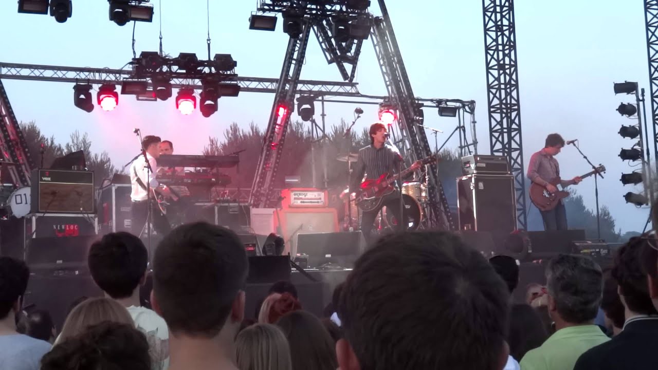 Miles Kane - Taking Over live @ Festival Les Voix du Gaou ( France