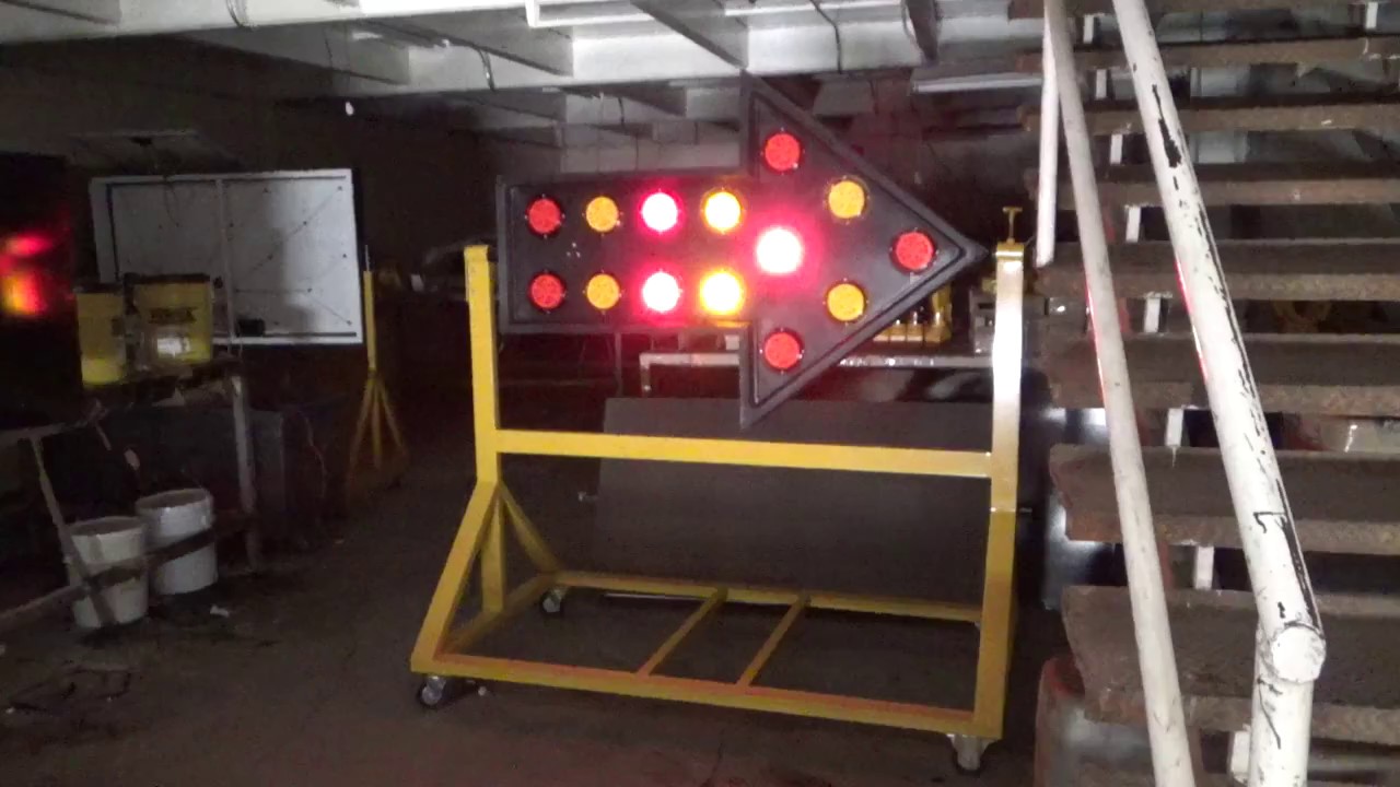 Flecha LED Bicolor para Señalizacion de Desviación - YouTube
