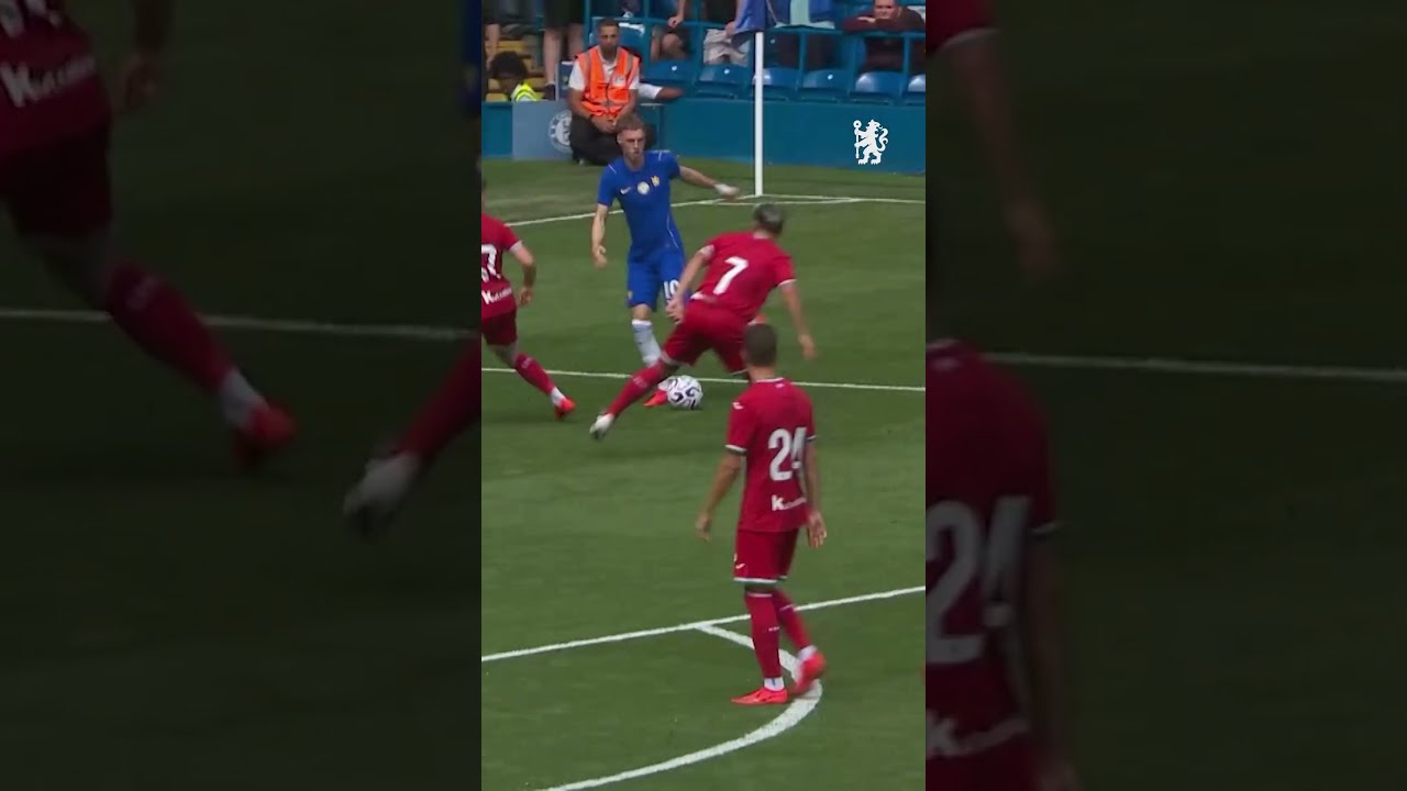 Lovely goal, JOÃO PEDRO! 🫡