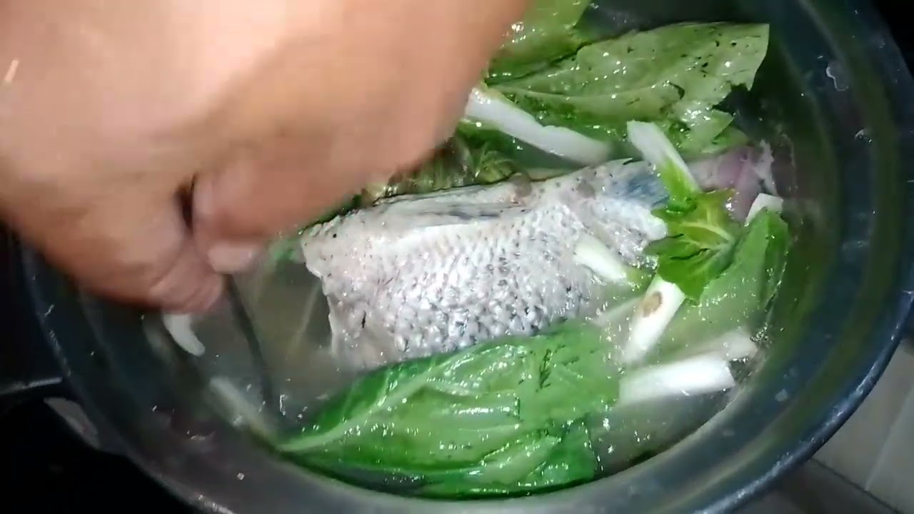 mag luto tayo ng tinolang tilapia namay petchay at tanglad ang sarap talaga nito 