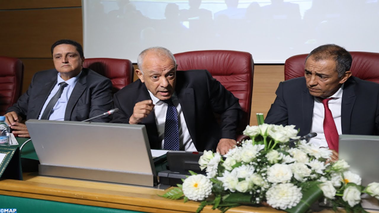 هذا ما قاله والي جهة طنجة بخصوص البناء داخل الملك الغابوي ويطالب بساحل بدون بناء