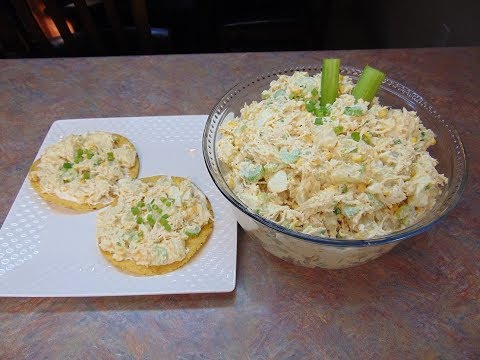 Video: Rollitos De Pollo Crujientes Con Ensalada De Papas Y Tomates Al Horno