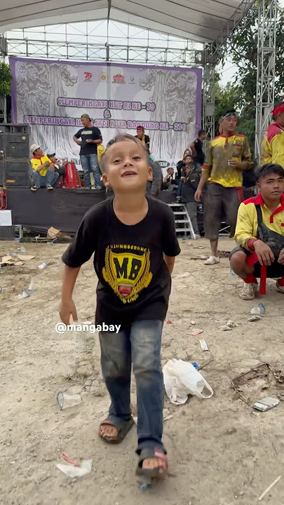 Kay bule minta di kejar kuda lumping #benjang #kudalumping