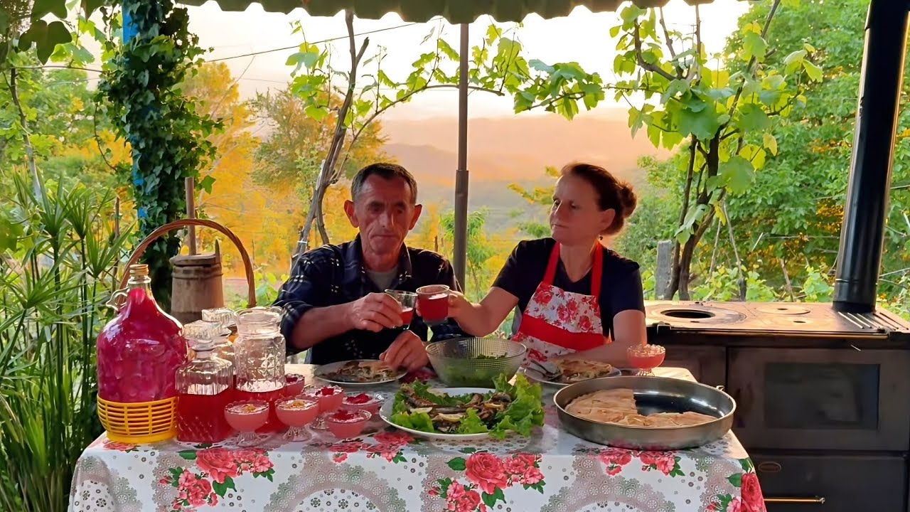 Cooking Traditional Nettle Pie 🇦🇱🔥 – The Pride of Albanian Villages ❤️