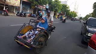 tukang parkir psr pgi Tegal.