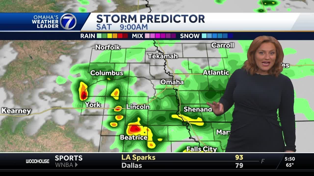 Scattered shower, storms Saturday morning for Omaha-area - YouTube