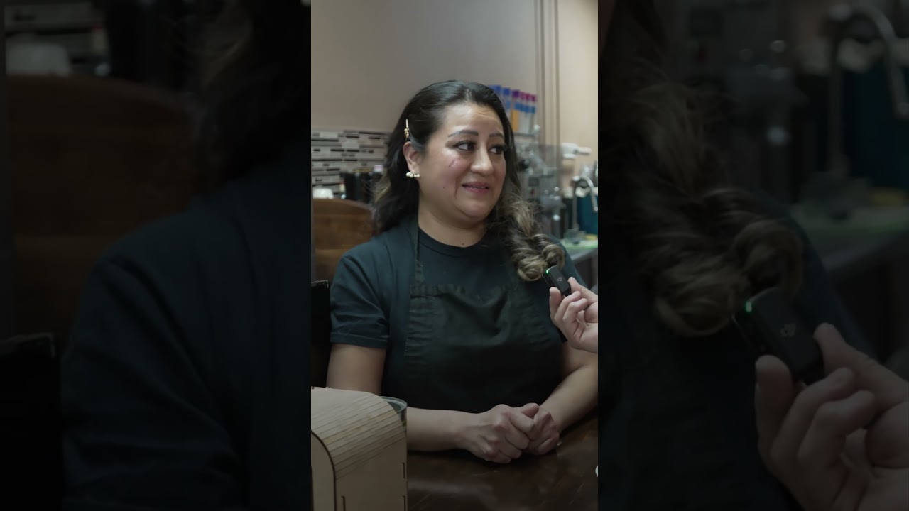 Lenin y su esposa son migrantes que decidieron emprender juntos y hoy lideran un negocio familiar.