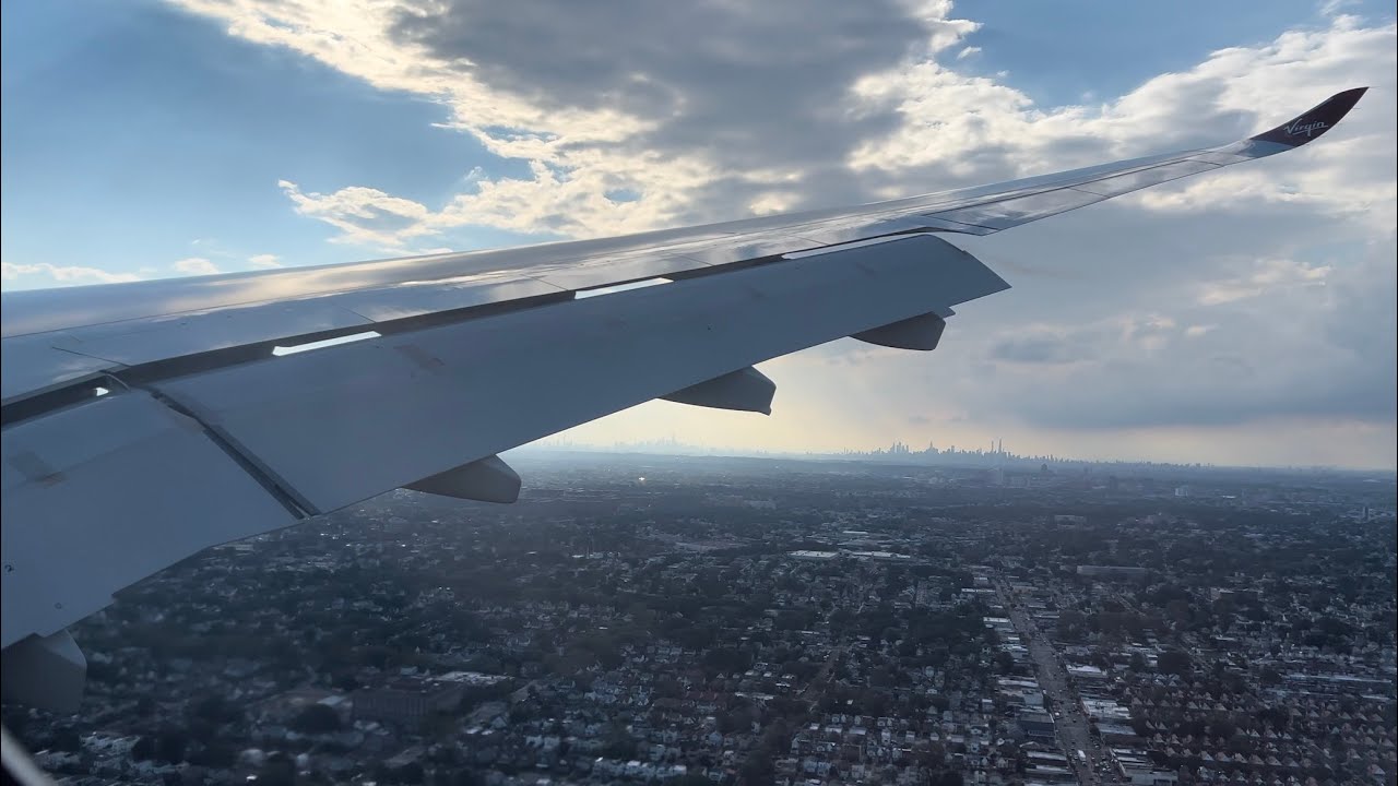 Virgin Atlantic A330-900 landing in New York JFK with views of Manhattan skyline