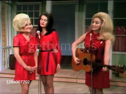 Dolly Parton, Stella Parton & Cassie Parton singing “Break My Mind” - 1970
