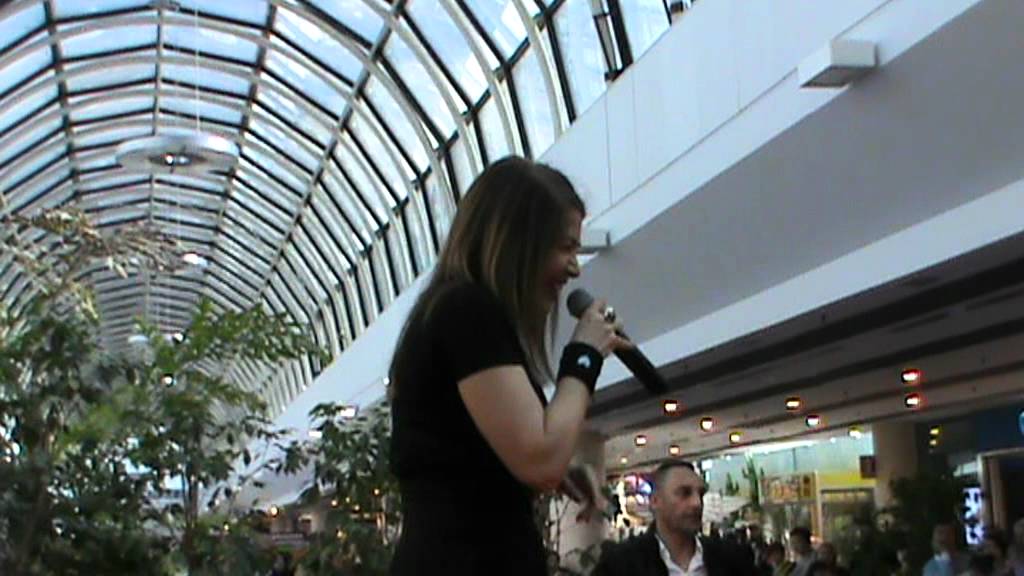 Cristina D'Avena Una spada per Lady Oscar LIVE