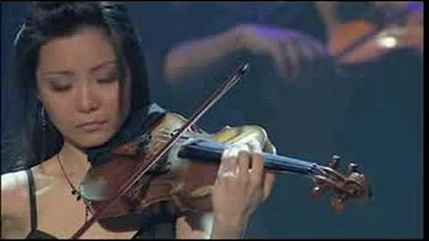 Yi-Jia Susanne Hou plays Sarasate's Zigeunerweisen...