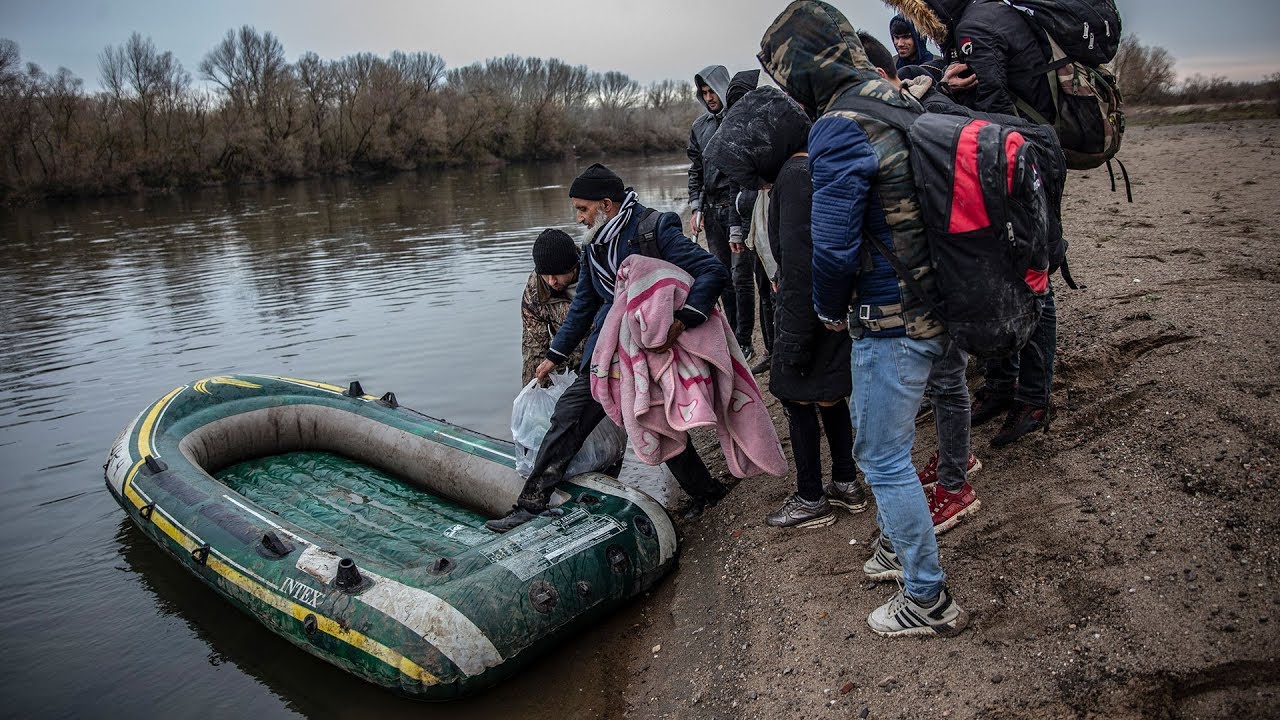 Göçmenler Meriç nehrinde mahsur kaldı, Yunan güvenlik güçleri engel olmaya çalıştı