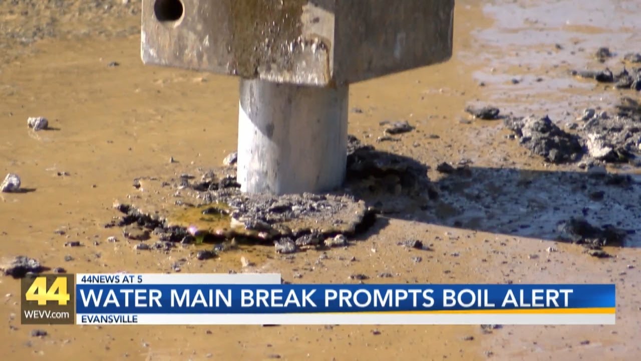 Water main break prompts a boil advisory - YouTube