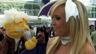 HOT CHICKS at Comic Con - Professor Puppet Loves the Ladies.
