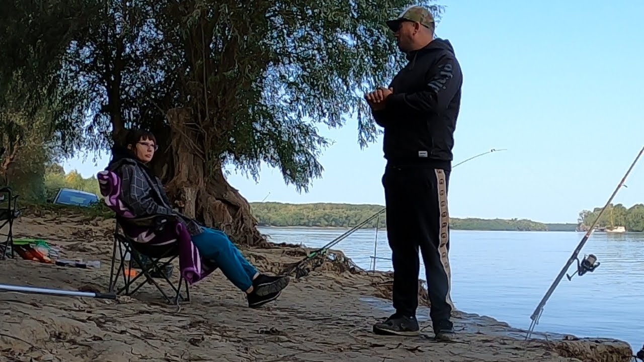 Я рыбачил со своей девушкой на Дунае в районе «7 труб» — Тулча.