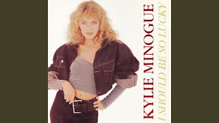 Video voorbeeld van "Kylie Minogue - I Should Be So Lucky"