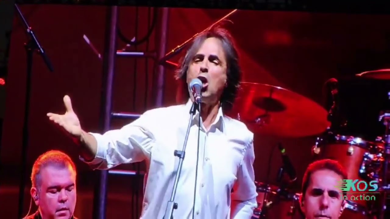 Ρίγη συγκίνησης στο Καλλιμάρμαρο για τα 100 χρόνια από τη γέννηση του Μίκη Θεοδωράκη