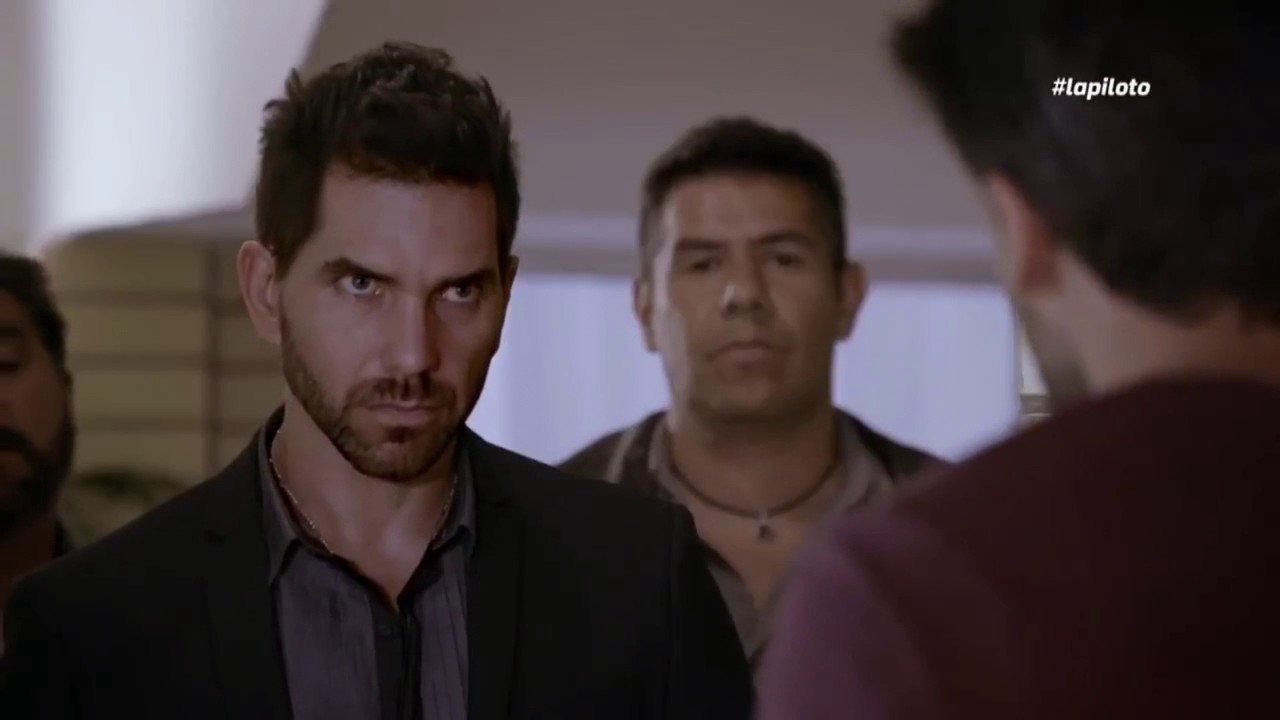 Buena vida canción intro de la novela la piloto los capos de México 2017 YouTube