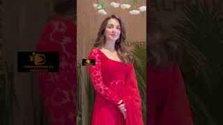 Red elegant dress of Kiara advani pretty look