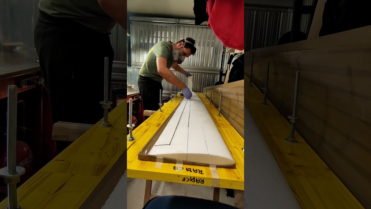 laminazione ala in carbonio parte 1