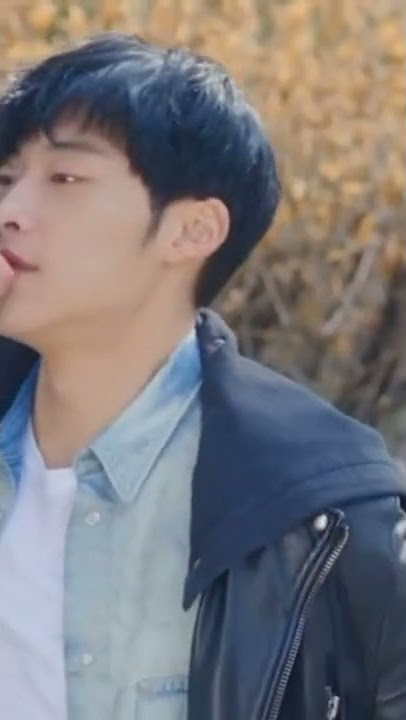 when your crush is walking beside you 😂😉#tempted #thegreatseducer #woodohwan#joy #kdrama#shorts#edit