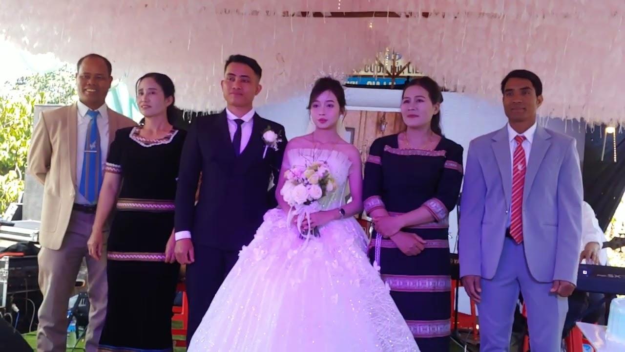 WEDDING YAKÔP Và H'YOANG(TỔ chức ở plei DOK KÔNG)