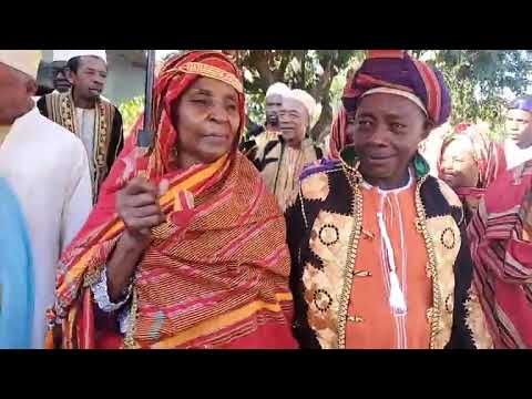 BILE ET HADHIRATA SELEANI HAMAHAMET MWENDO DAHONI JOURNALIST PÄÜL KING