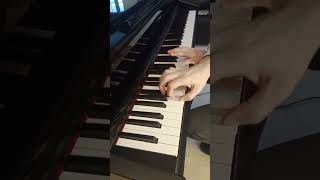 Video thumbnail of "TRIQUELL, "Jugular" al piano #triquell #jugular #eufòriatv3"