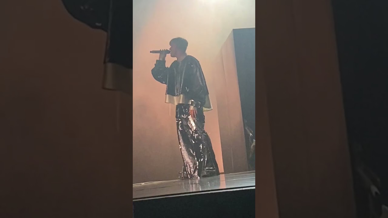 Loïc Nottet - Selfocracy Expérience (04/10/2024) Mirror