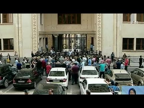 აქცია პარლამენტთან