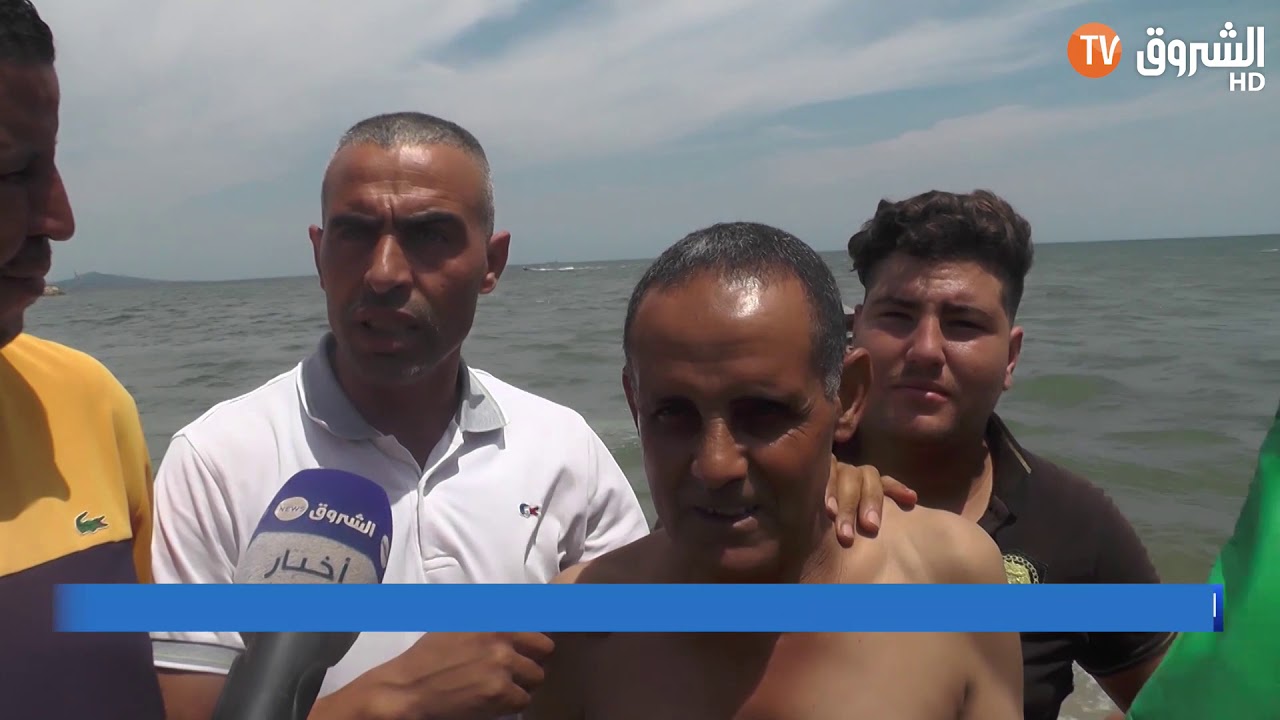 ساعد قاسم  قمرة الذي تحول إلى ظاهرة في السباحة راجلا في عنابة