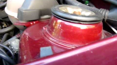 VW Golf Top Mount / Strut Mount Replacement Video 1