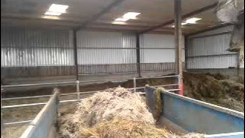 loading muck with newholland