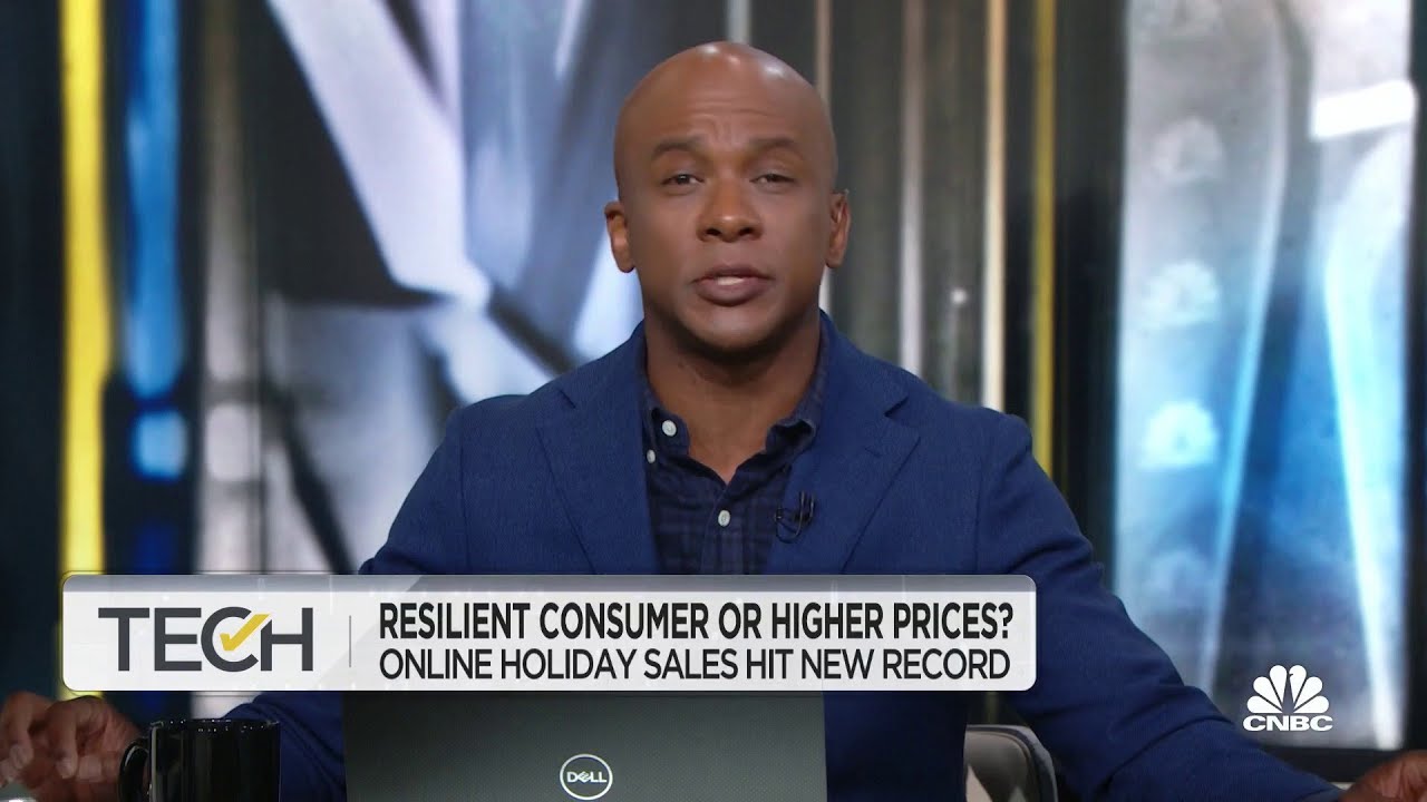 Online holiday sales hit a new record in 2022