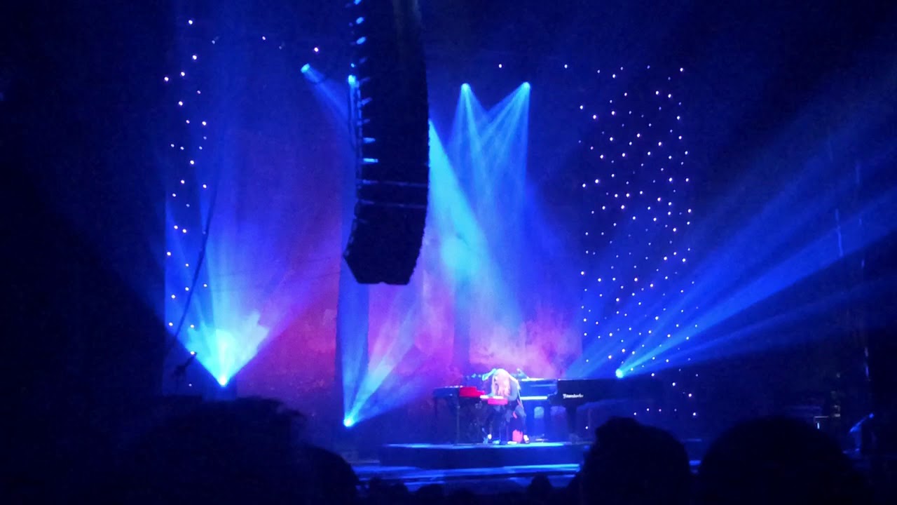 Tori Amos: “Bliss” live in Los Angeles