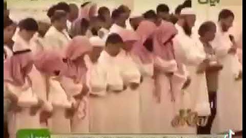 تلاوة نادرة مفتي عبد العزيز آل الشيخ رحمه الله 