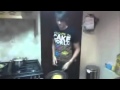 2009│Dan and Phil make pancakes