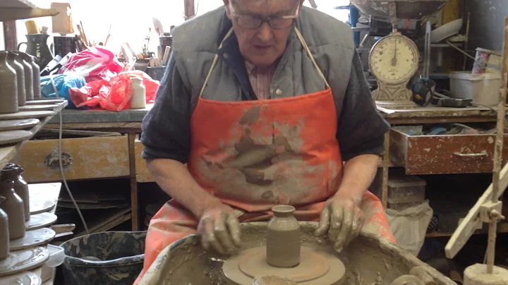 Jim Cross , Vi Cross, Pilling Pottery, Lucie Rie, ...