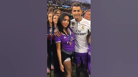 Cristiano Ronaldo and Georgina Rodriguez with his family #georginarodriguez