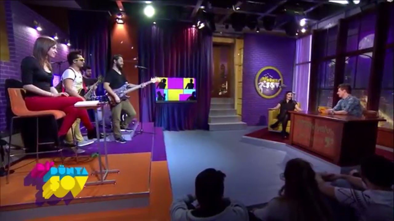 Bi Dünya Şov 02 - İrem Derici (PART 1)