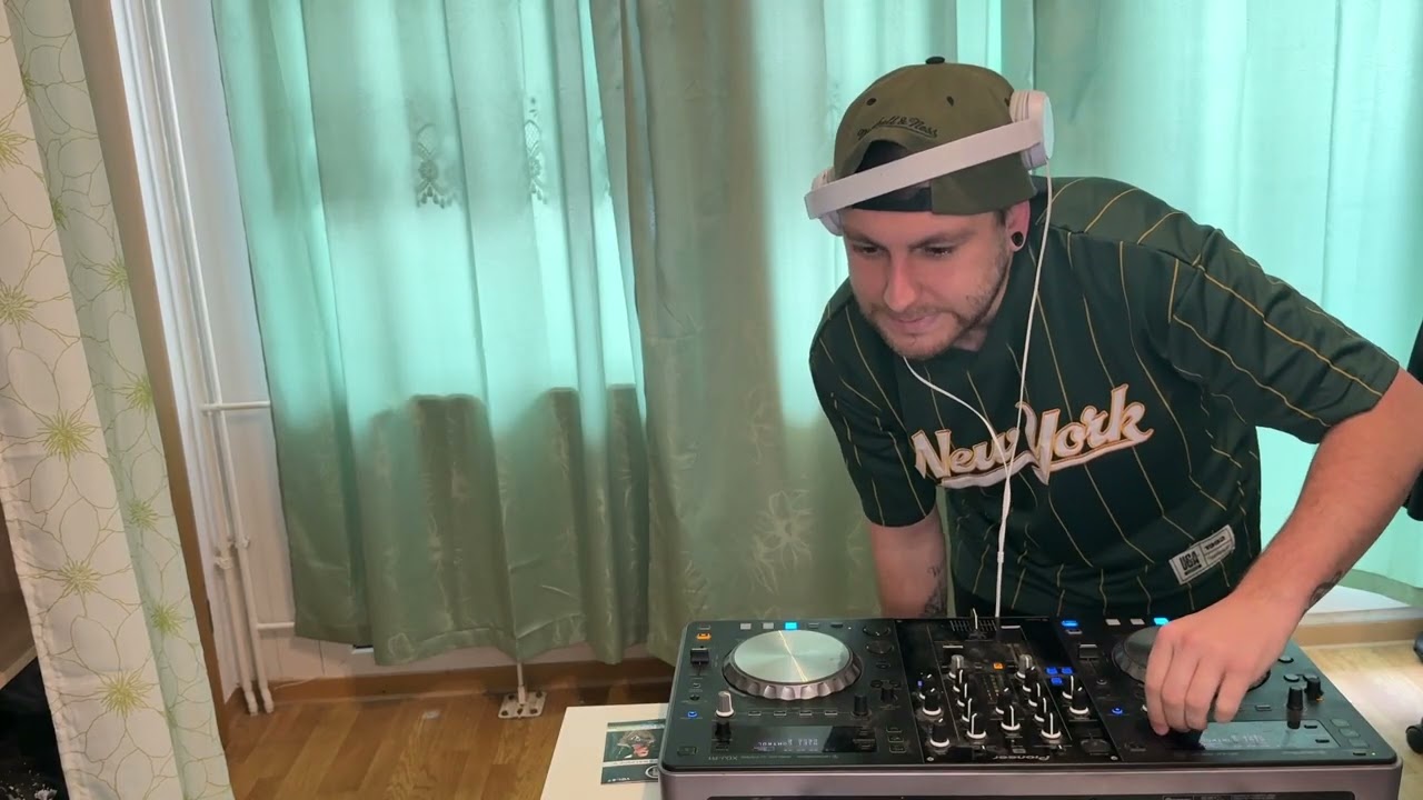 Time Travel - Mixed by Enklase